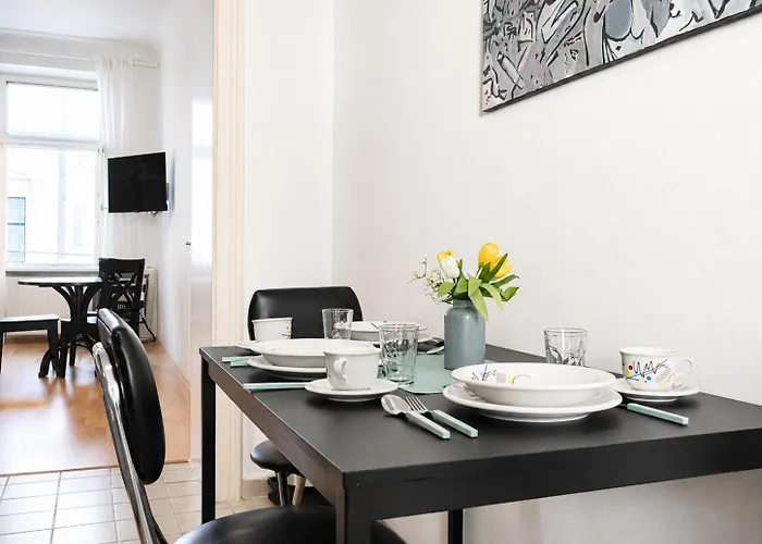 Апартаменти Cozy 2br Next To Vibrant Center *