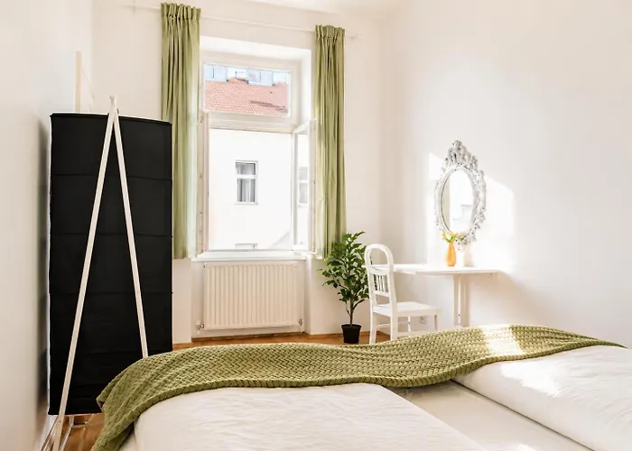 Cozy 2br Next To Vibrant Center Відень