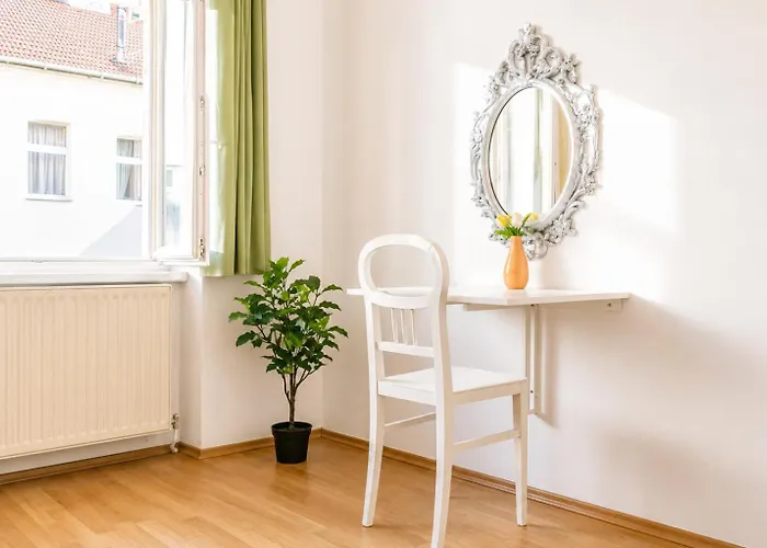 Cozy 2br Next To Vibrant Center Апартаменти